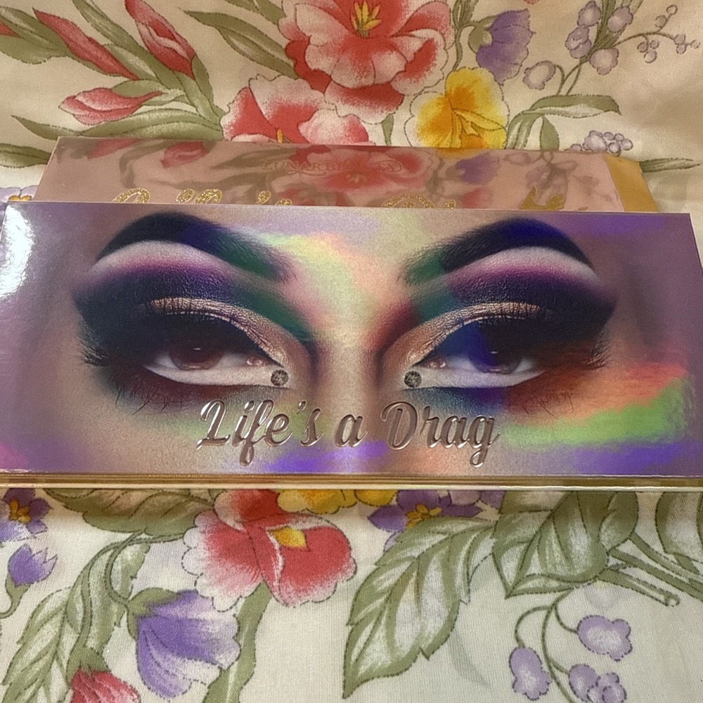Lunar Beauty Life's A Drag Eyeshadow‎ Palette w/ Brush Manny MUA